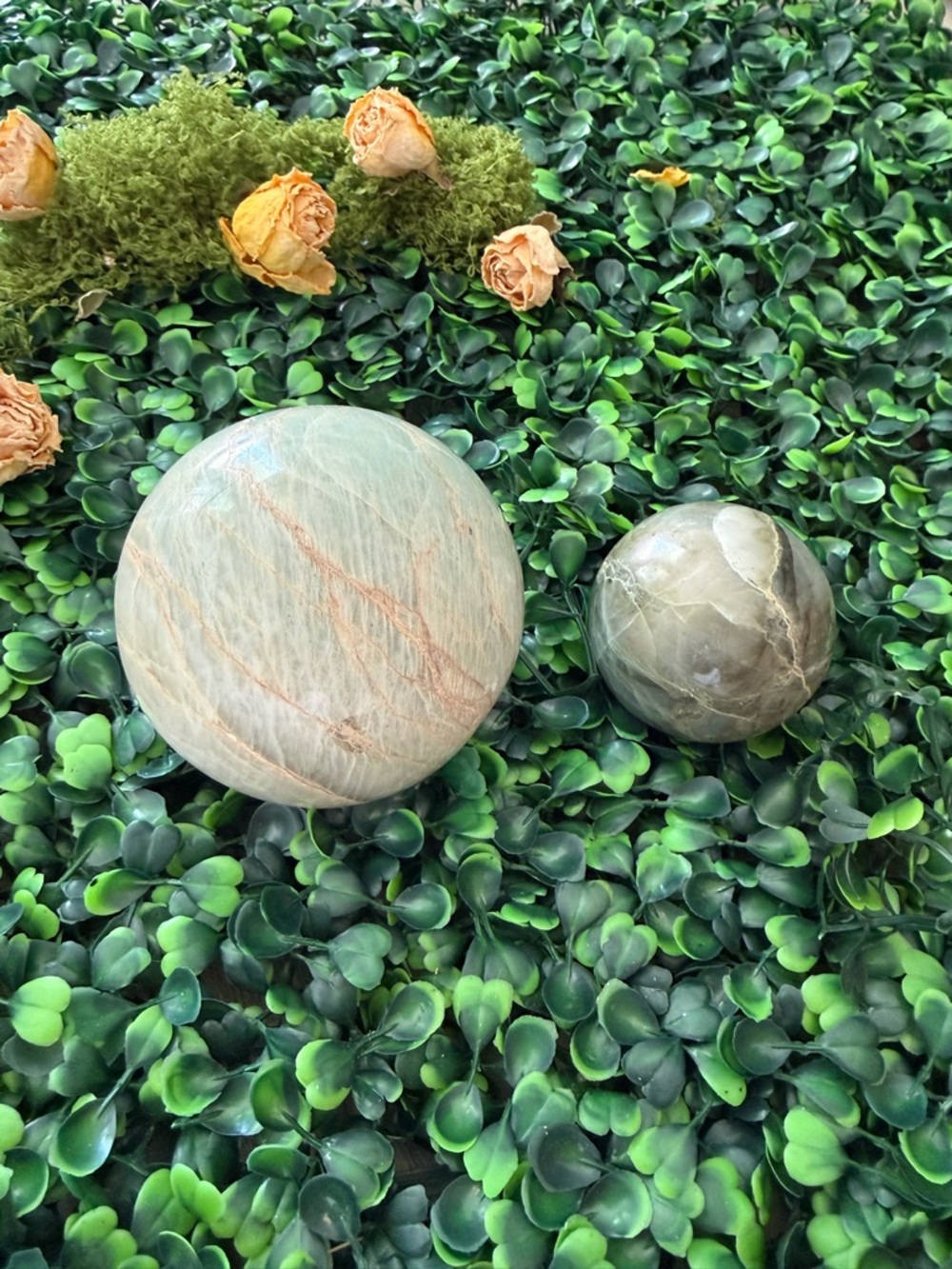Green Moonstone Sphere - Picture 7 of 8